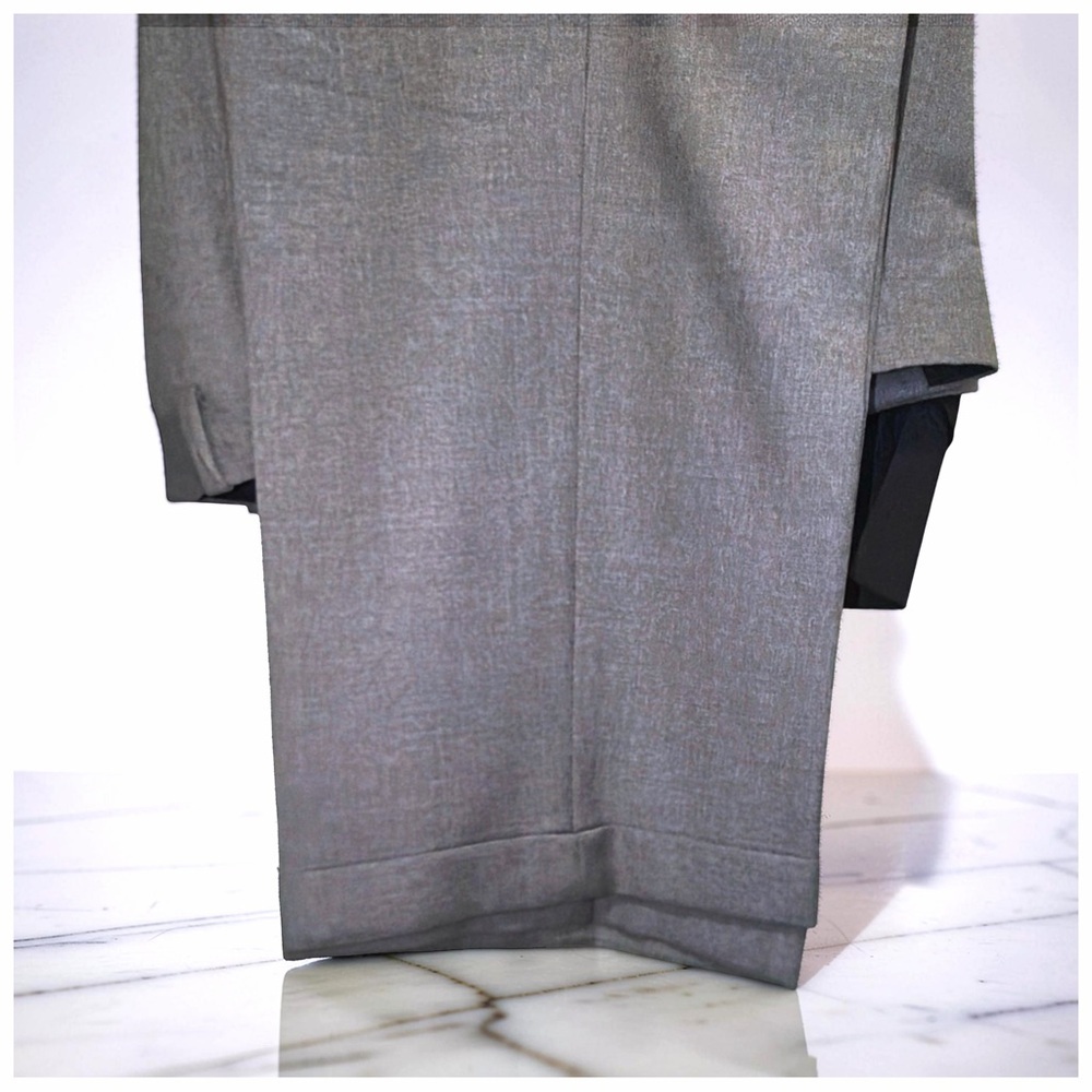 Tom James Royal Classic Gray Suit | 2-Piece | Hand Tailored | Executive Business - Picture 8 of 15